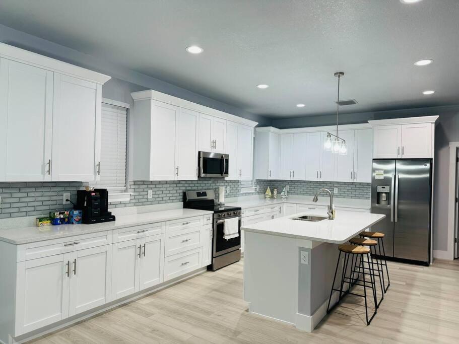 Brand New Tampa Oasis With Private Jacuzzi Retreat Villa Lutz Exteriör bild