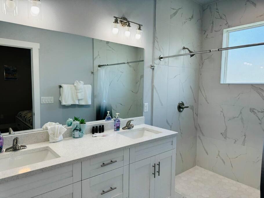 Brand New Tampa Oasis With Private Jacuzzi Retreat Villa Lutz Exteriör bild