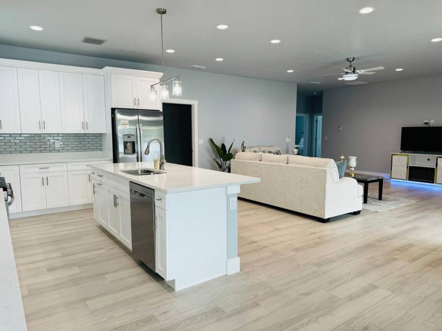 Brand New Tampa Oasis With Private Jacuzzi Retreat Villa Lutz Exteriör bild
